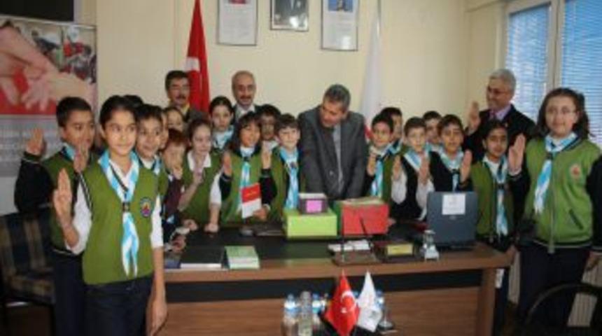 Balıkesirli minik izciler depremzedeleri unutmadı