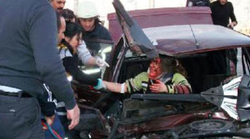 Kaza yapan otomobilde can pazarı