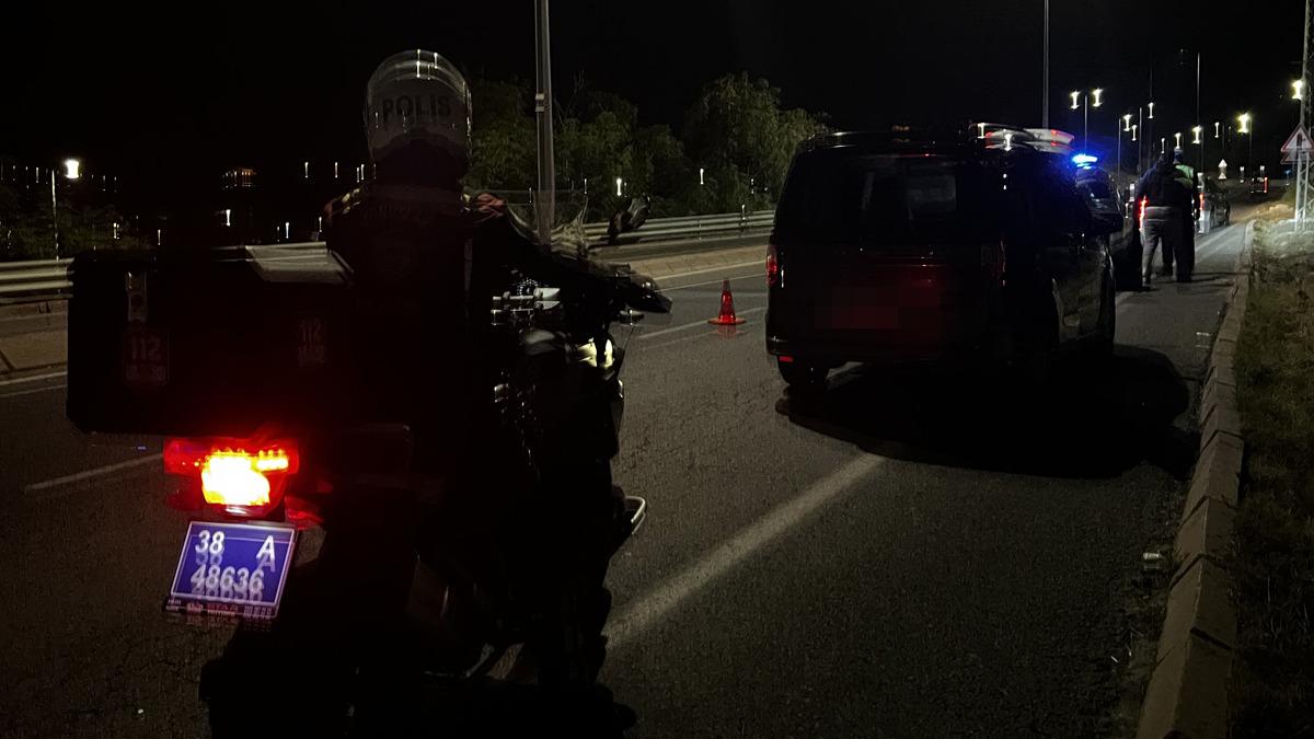 Kayseri de 18 yaşındaki küçük sürücü polisin dur ihtarına uymadı, yediği cezayı duyunca sinir krizi geçirdi 2