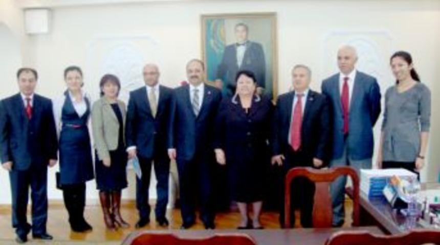 Rekt&ouml;r Prof. Aydın: T&uuml;rk okulları bizi duygulandırdı