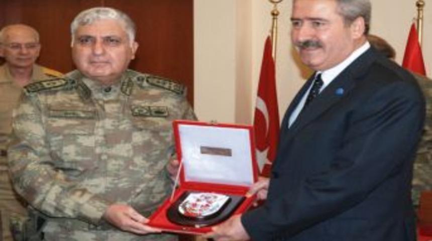 Genelkurmay Başkanı &Ouml;zel, İzmir Valisi Kıra&ccedil;'ı ziyaret etti