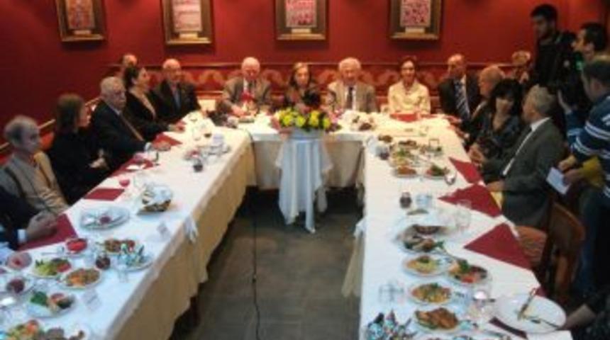 Hanedan &uuml;yelerinden &lsquo;Muhteşem Y&uuml;zyıl&rsquo; eleştirisi