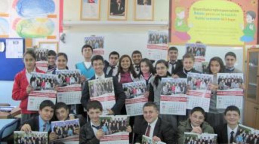 Yerk&ouml;y&rsquo;de &ouml;ğrenciler, kendi fotoğrafları ile yeni yıl takvimi hazırladı