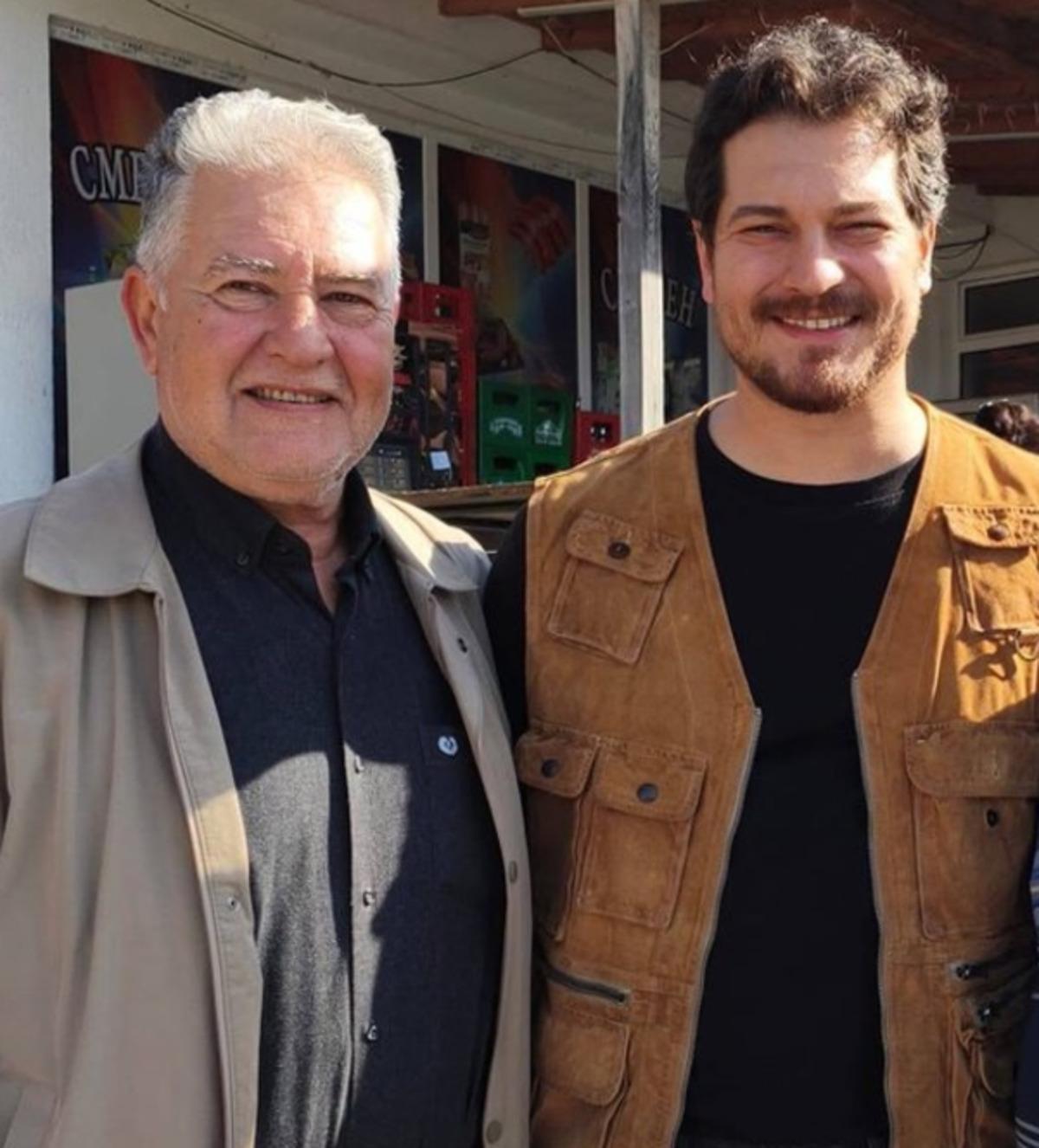 Çağatay Ulusoy un babasını gören şaştı kaldı! Genetik miras bu 2