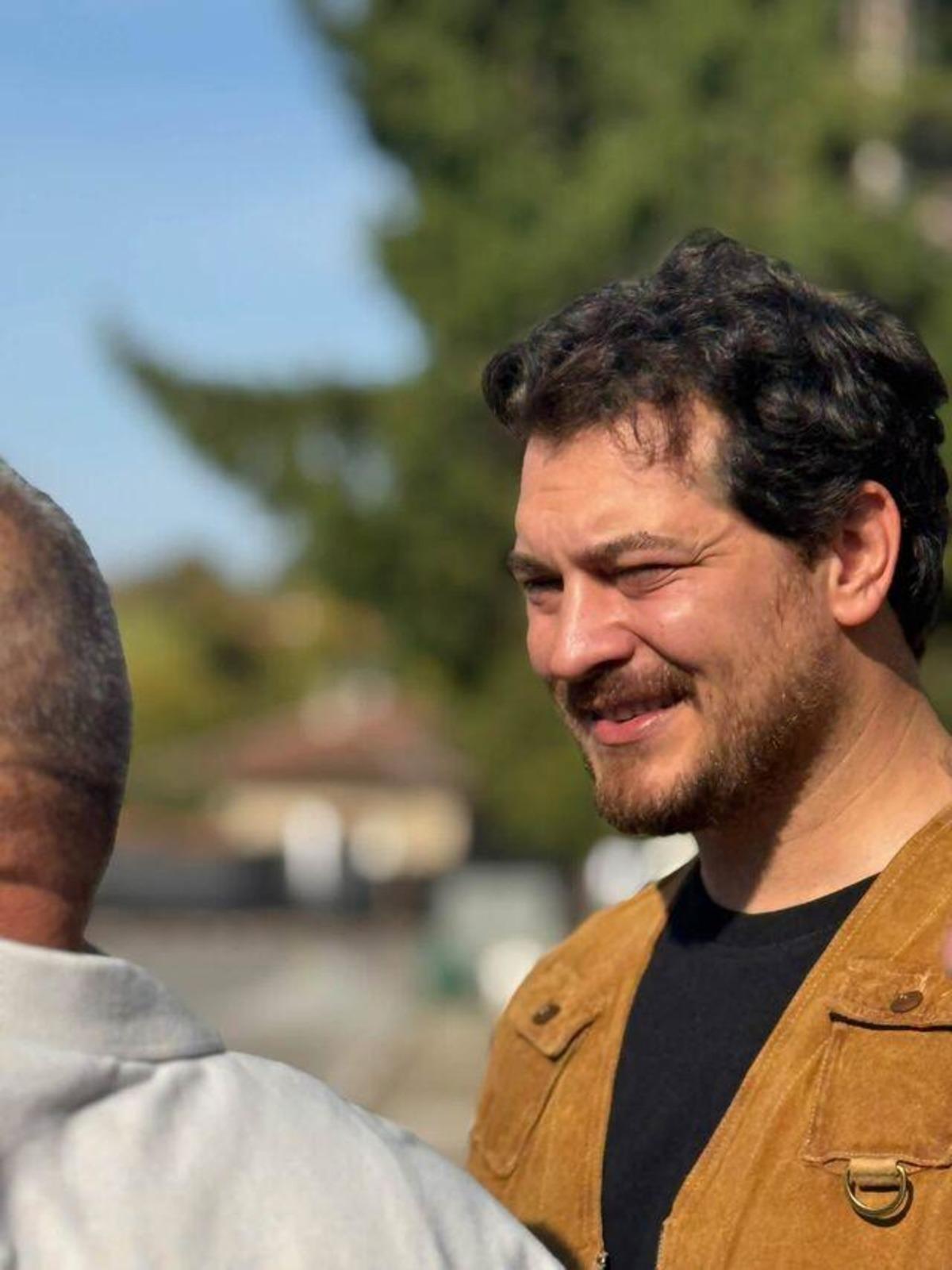 Çağatay Ulusoy un babasını gören şaştı kaldı! Genetik miras bu 1