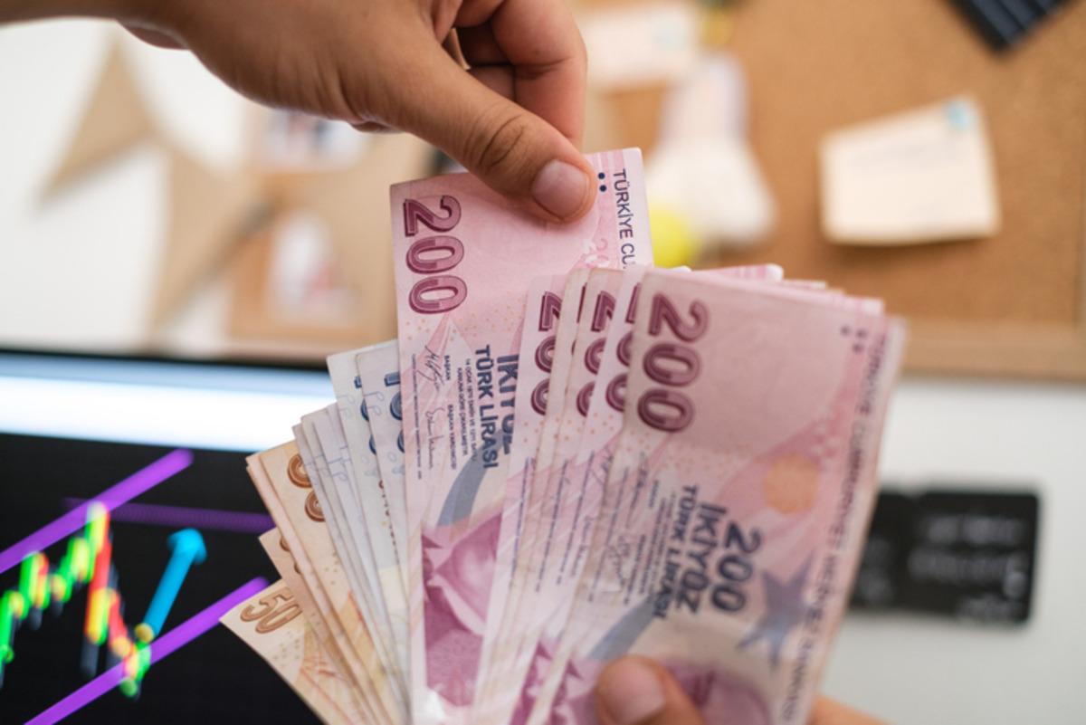 Emekliler için rakamlar güncellendi! Bankalar sıraya girdi: 35 bin TL ye hemen hesaplara yatırılıyor 7
