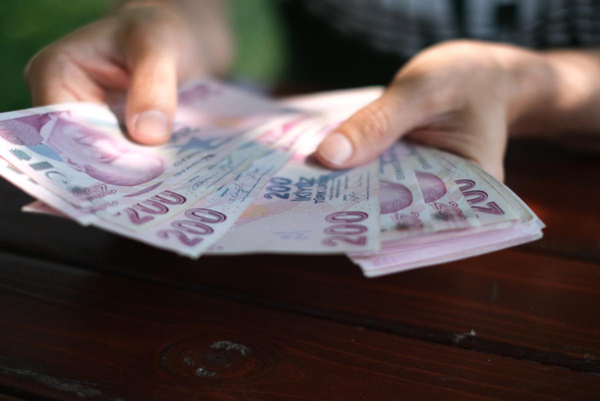 Emekliler için rakamlar güncellendi! Bankalar sıraya girdi: 35 bin TL ye hemen hesaplara yatırılıyor 4