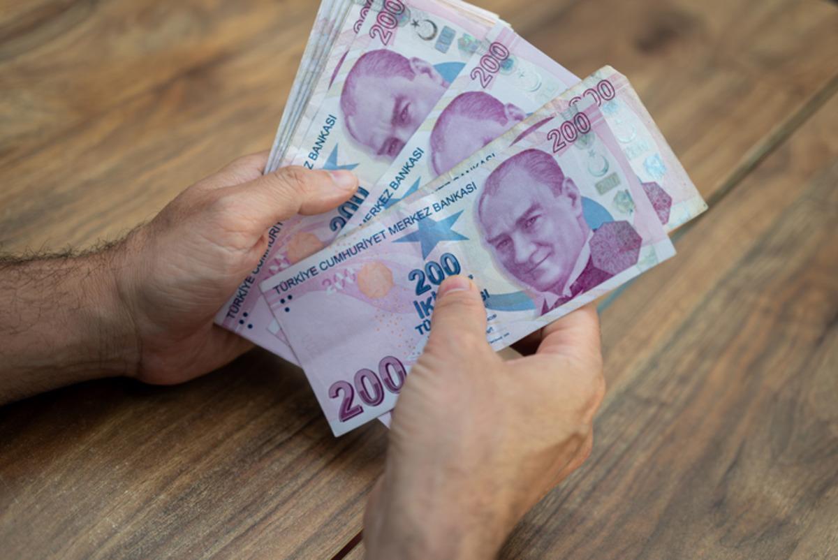 Emekliler için rakamlar güncellendi! Bankalar sıraya girdi: 35 bin TL ye hemen hesaplara yatırılıyor 2