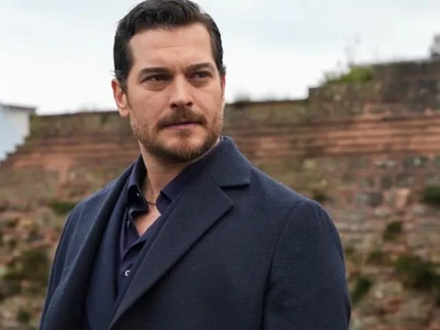 &Ccedil;ağatay Ulusoy'un babasını g&ouml;ren şaştı kaldı! ''Genetik miras bu''