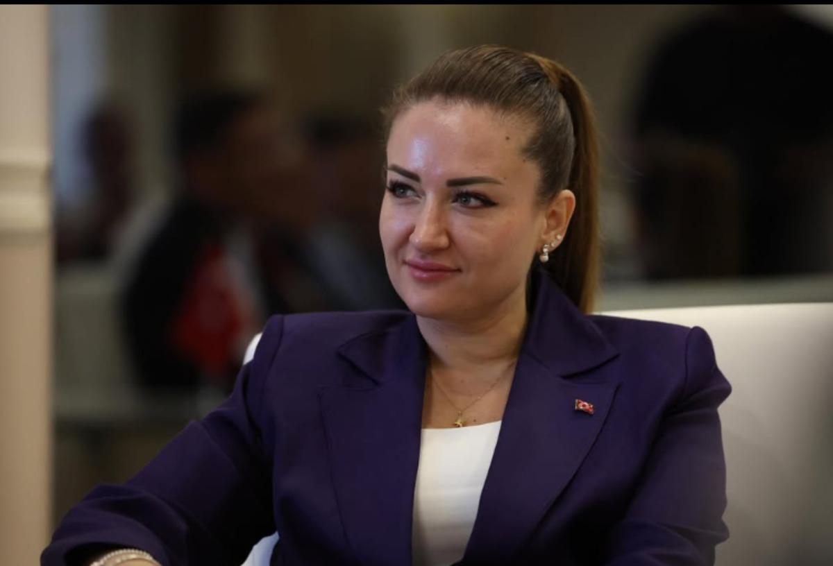 AK Parti den 2. Özlem Vural Gürzel hamlesi: Bu kez Büşra Özdemir transfer oluyor 2