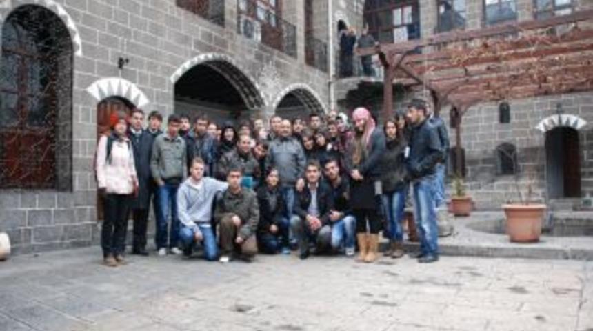 Batman &Uuml;niversitesi &ouml;ğrencileri Diyarbakır'ı gezdi