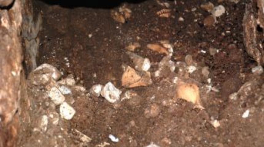 Otopark kazısında insan kemikleri ortaya &ccedil;ıktı