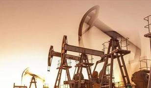 Brent petrol&uuml;n varili 104,70 dolardan işlem g&ouml;r&uuml;yor