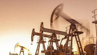 Brent petrol&uuml;n varili 104,70 dolardan işlem g&ouml;r&uuml;yor