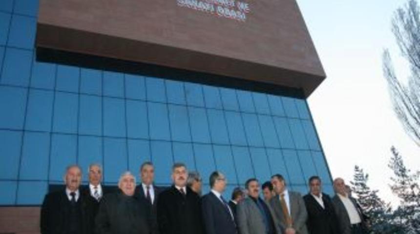 Doğu Anadolu B&ouml;lgesi'nin ekonomi patronları Ağrı&rsquo;da buluştu