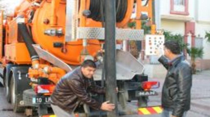 Ak&ccedil;ay&rsquo;da altyapıya kış bakımı yapılıyor