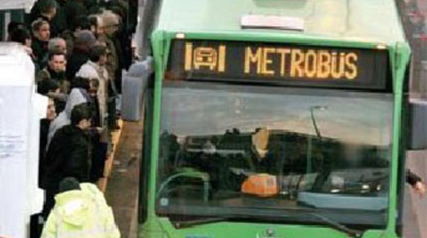 Yolcuya u&ccedil;an tekme atan şof&ouml;r g&ouml;revden alındı