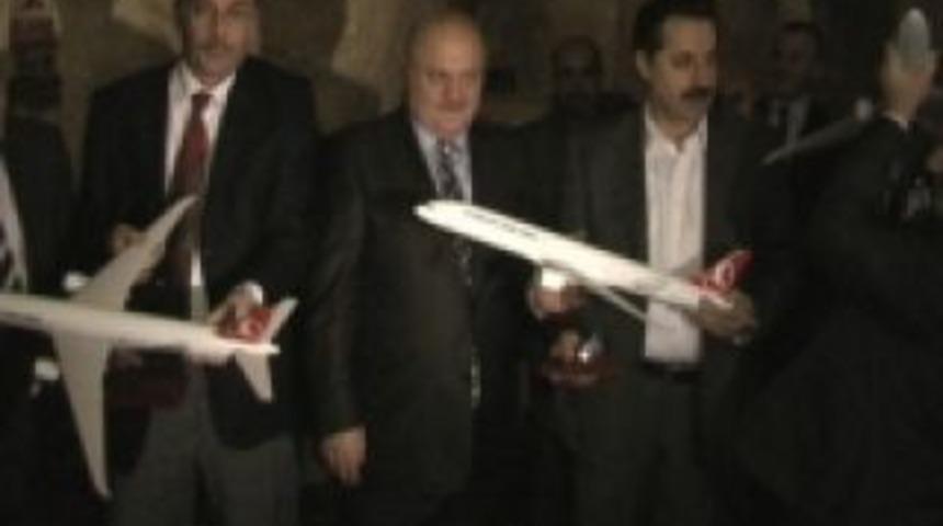 Urfa'ya u&ccedil;ak seferi artıyor