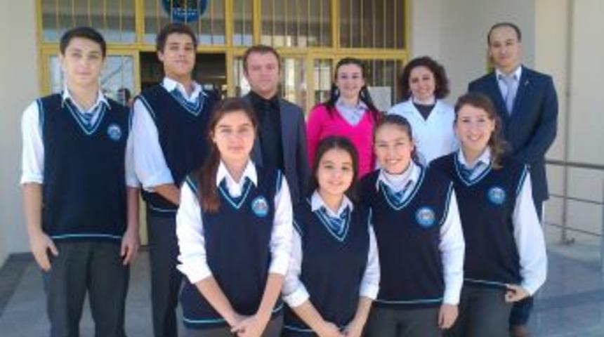 Abidin Pak-Pakmaya Anadolu Lisesi Romanya yolcusu