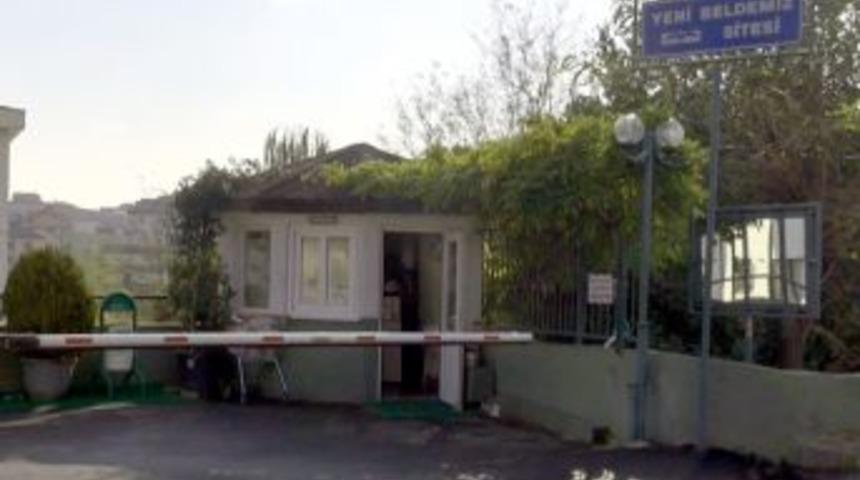 Polis, Mehmet Eym&uuml;r'&uuml;n evinde arama yapıyor