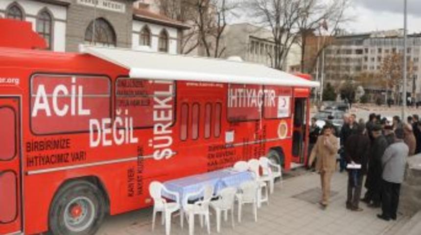 Belediyenin hibe ettiği otob&uuml;s, kan bağışlarında kullanılacak