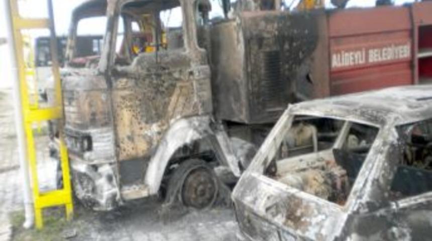 Belediye garajında yangın &ccedil;ıktı