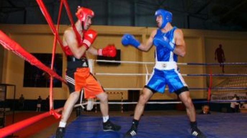 Kul&uuml;plerarası Boks Şampiyonası yarınki finallerle sona erecek