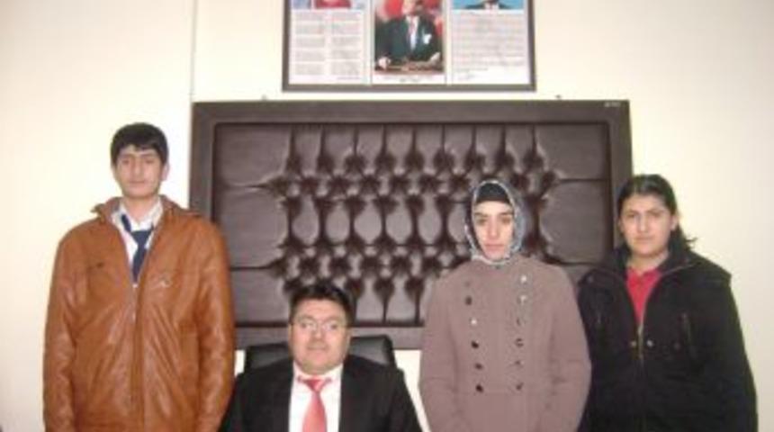 Merzifon Ahi Dershanesi, Van&rsquo;dan gelen 3 depremzede &ouml;ğrenciye kucak a&ccedil;tı