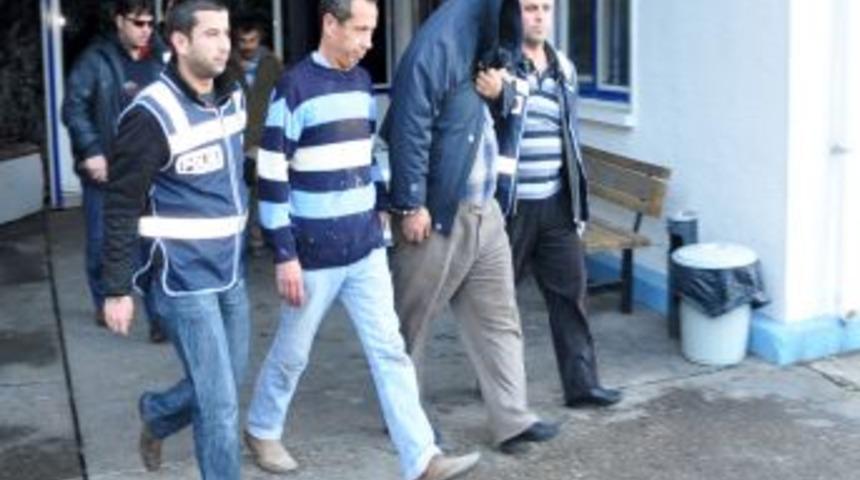 &Ccedil;alıntı ara&ccedil;lara sahte şasi numarası monte eden 3 kişi yakalandı