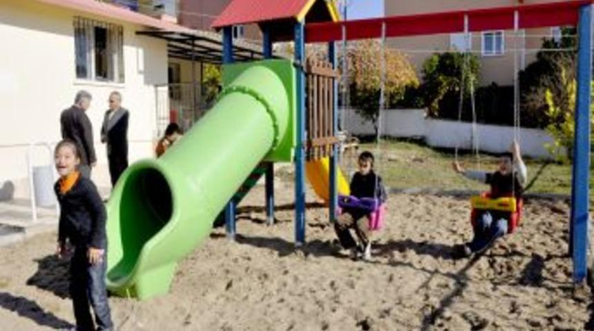 Manavgat Belediyesi engelli &ouml;ğrenciler i&ccedil;in &ccedil;ocuk parkı yaptı