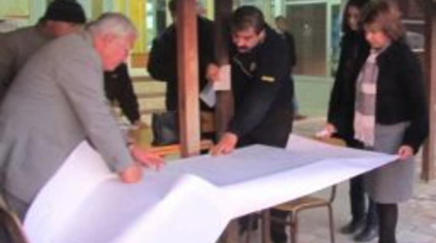 AK Parti İl&ccedil;e Başkanı &Ouml;zen: &Ccedil;eşme merkeze otogar yapılması şehre darbedir