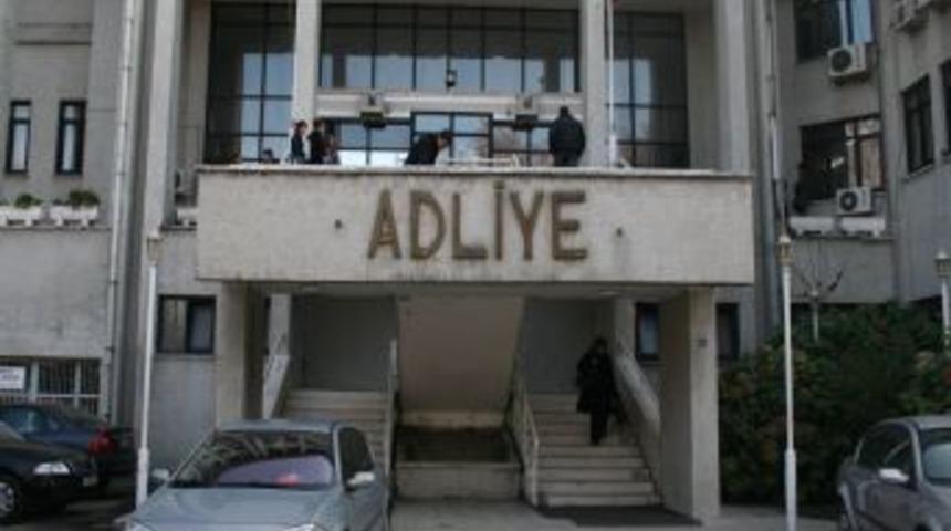 Silah ka&ccedil;ak&ccedil;ılığı operasyonunda 3'&uuml; polis 4 kişi g&ouml;zaltına alındı