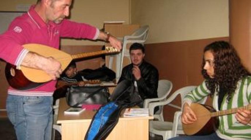 Kağızman'da saz kursu a&ccedil;ıldı