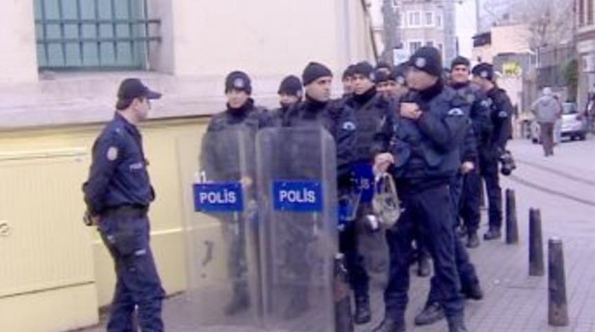 Fransız Başkonsolosluğu &ouml;n&uuml;nde g&uuml;venlik &ouml;nlemi