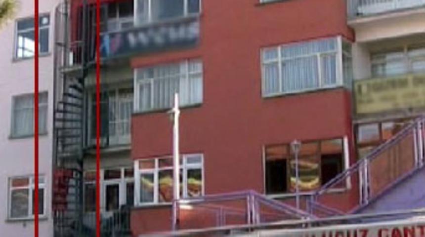 5 katlı binadaki yangın merdiveni şaşırtıyor