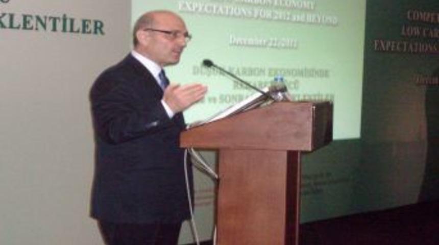 Bayraktar: Yabancılar, T&uuml;rkiye'den 30 hektar alan satın alabilecek