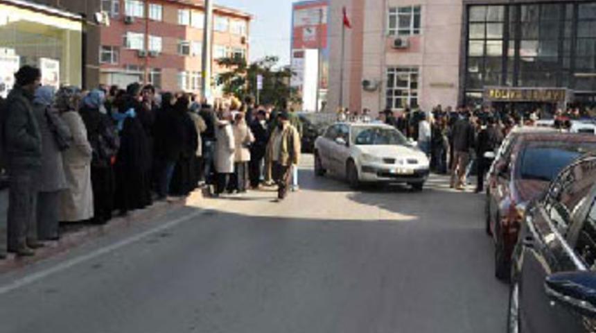 Yakalandığını duyan adliyeye koştu