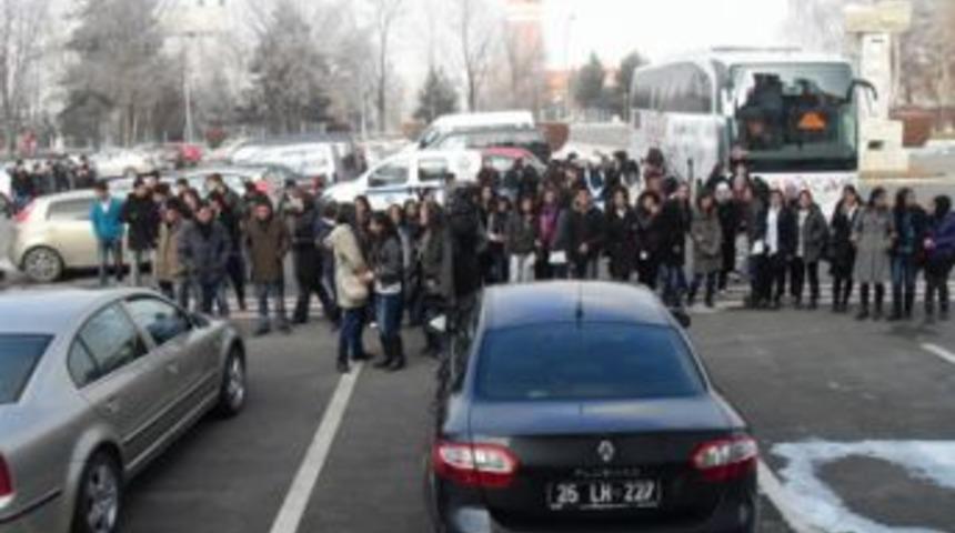 G&ouml;leli &ouml;ğrenciler Atat&uuml;rk &Uuml;niversitesi'nde moral buldu