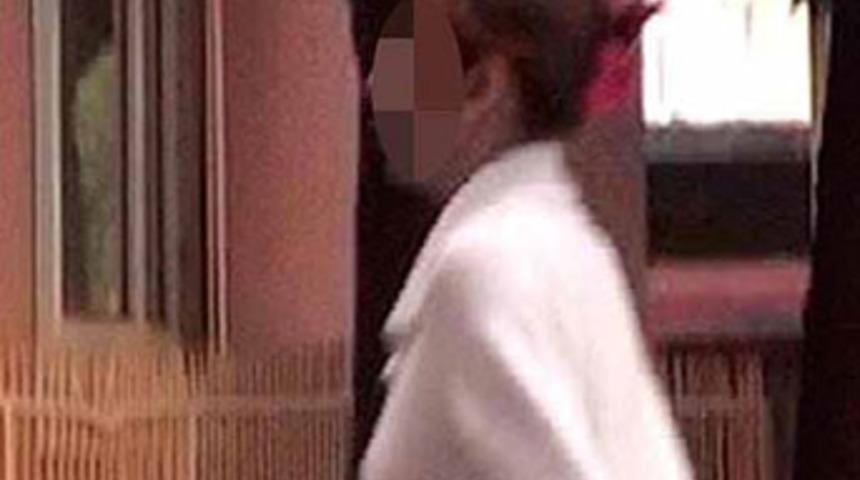 Tecav&uuml;ze uğradığı evden bornozla ka&ccedil;tı