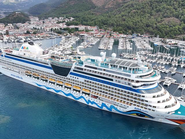 Marmaris'e "Aida Stella" kruvaziyeri 2 bin 370 turist getirdi