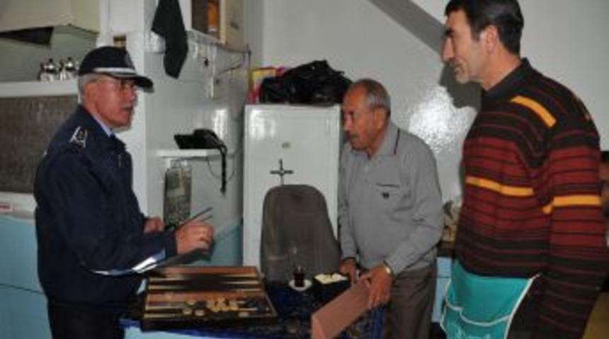 Şahinbey zabıta ekipleri kahvehaneleri denetledi