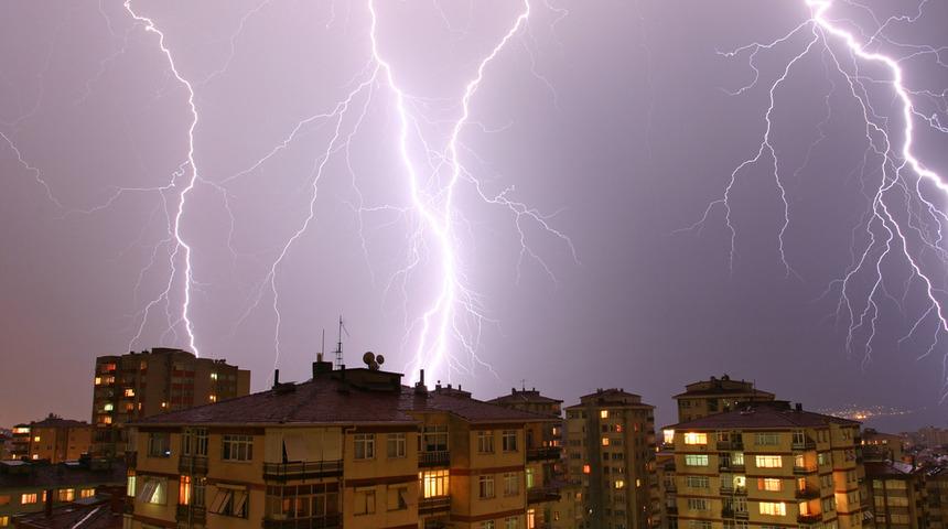 İstanbul i&ccedil;in alarm verildi, bu gece başlayacak! Sıcaklıklar 10 derece birden d&uuml;ş&uuml;yor