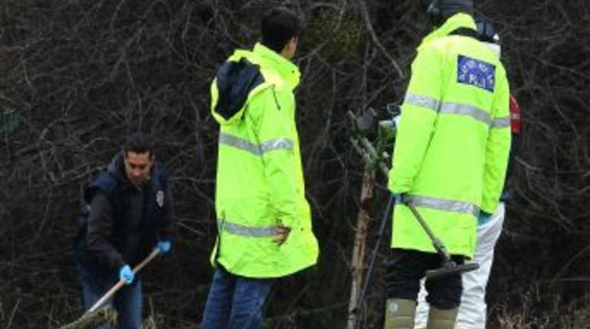 &Ccedil;arkın&rsquo;ın g&ouml;sterdiği b&ouml;lgede trakt&ouml;rle kazı yapılıyor