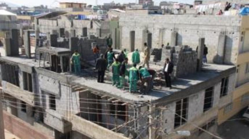 Akrabasının evini bile yıktı