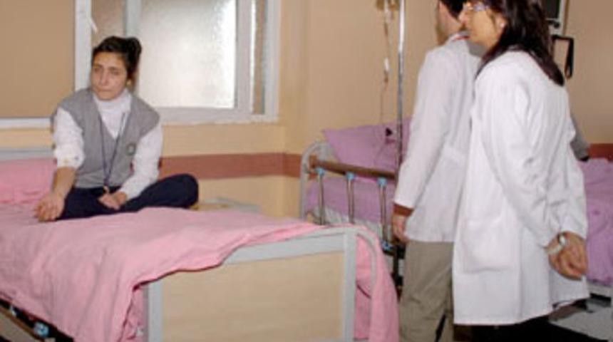 Kars'ta 50 &ouml;ğrenci zehirlendi