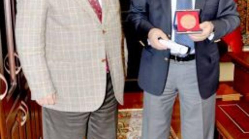 Isparta'da kara yollarının yenilenmesine &ouml;ncelik verilecek