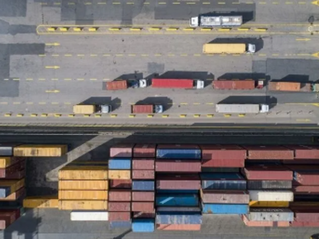 Rusya'nın dış ticaret fazlası 8 ayda y&uuml;zde 16,4 arttı
