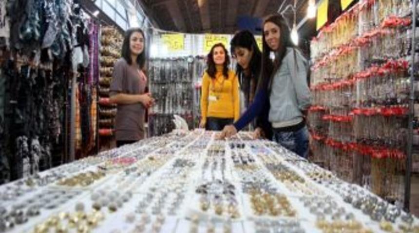 D&uuml;nyanın el sanatları Bursalılarla buluştu