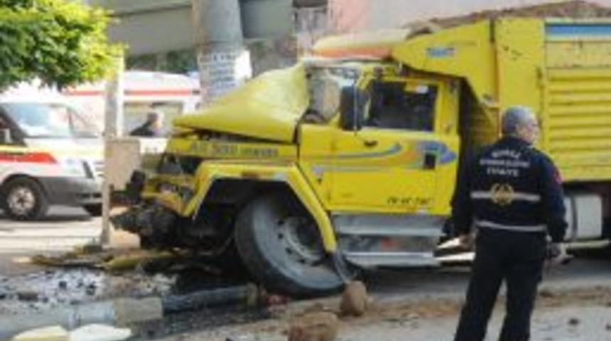 Kazada bacağı koptu, hastaneye &ouml;nce kendi sonra bacağı getirildi