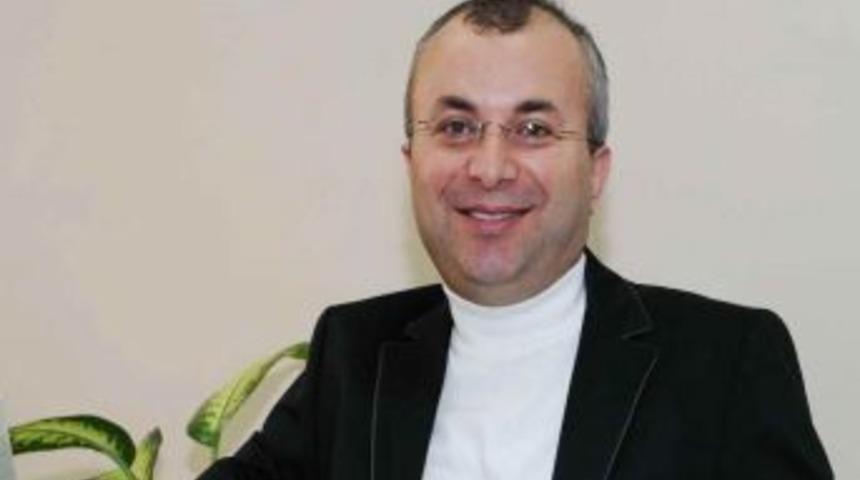 SA&Uuml; İletişim Fak&uuml;ltesi Dekanlığı'na Prof. Dr. Metin Işık Atandı